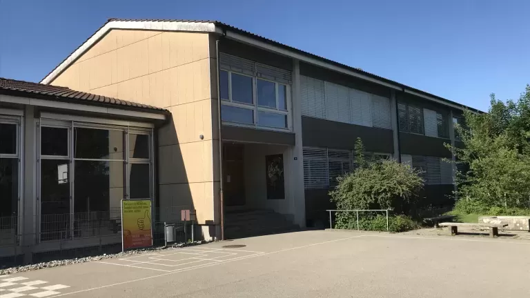 Vue extérieure de l'école de Suberg